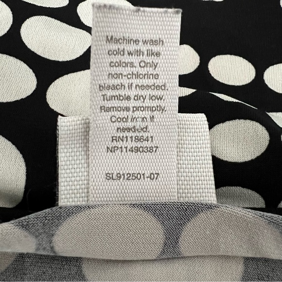 Venezia by Lane Bryant Stretchy Blouse Ornate Neckline V-Neck | Women Size 18/20 - Picture 5 of 8